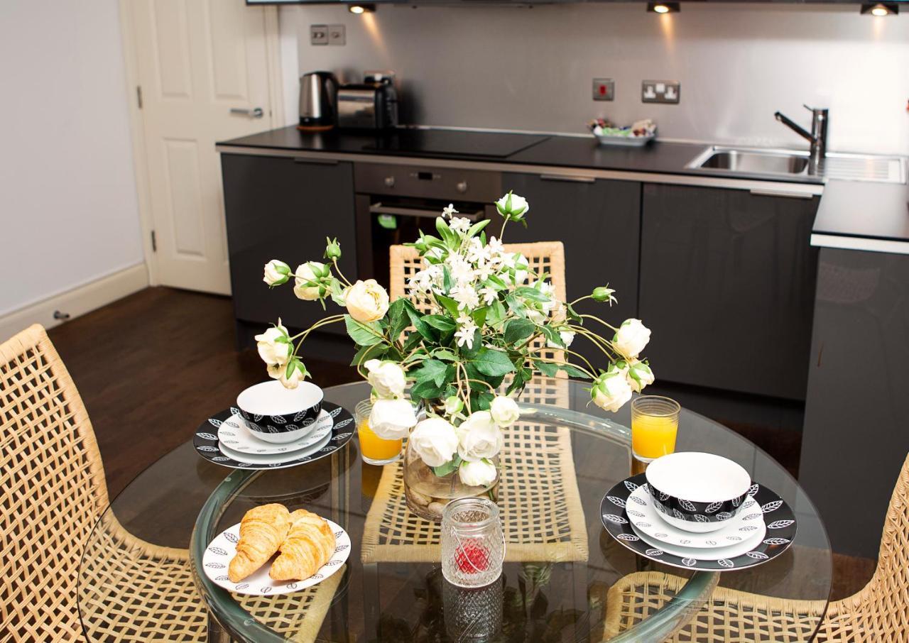 Apt 2, Trafalgar Square 2Nd Floor By Indigo Flats London Bagian luar foto