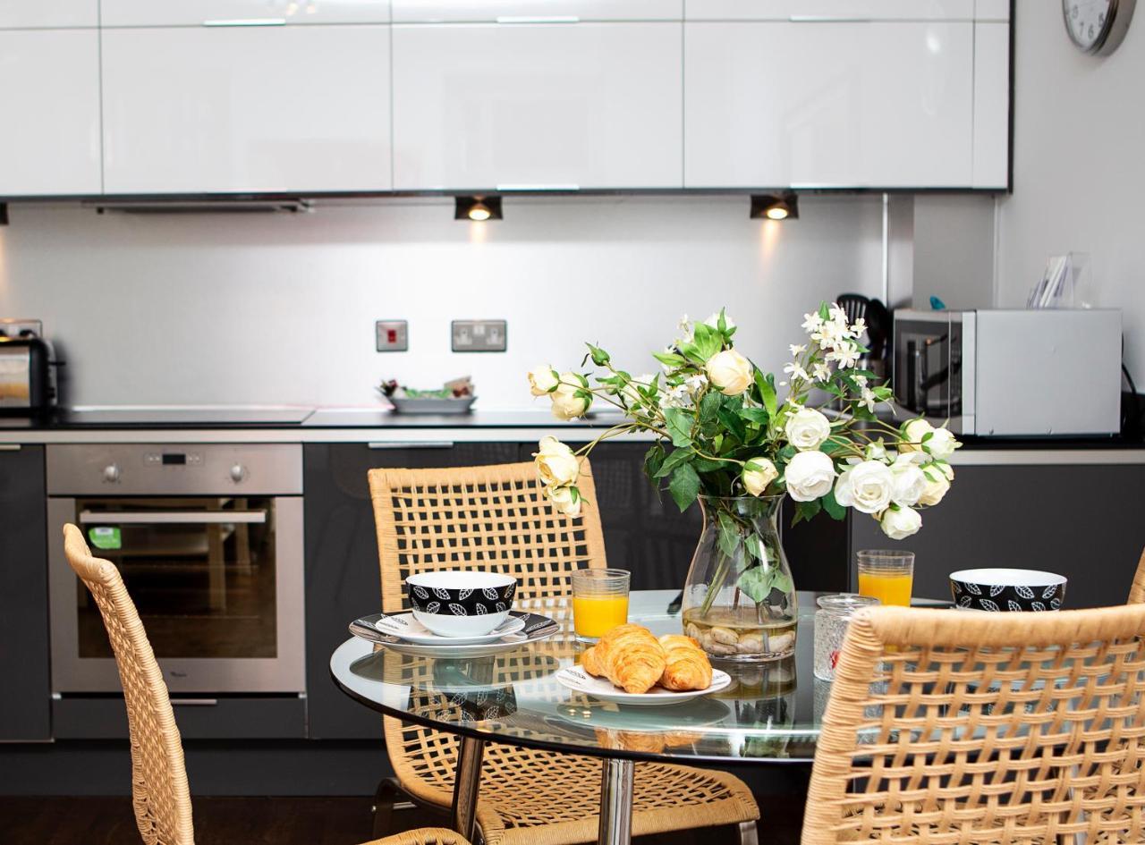 Apt 2, Trafalgar Square 2Nd Floor By Indigo Flats London Bagian luar foto