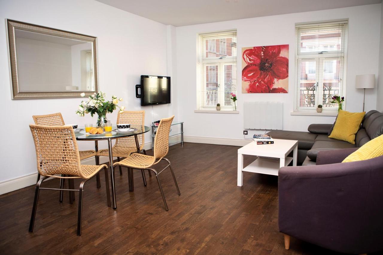 Apt 2, Trafalgar Square 2Nd Floor By Indigo Flats London Bagian luar foto